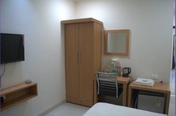 Room (10)